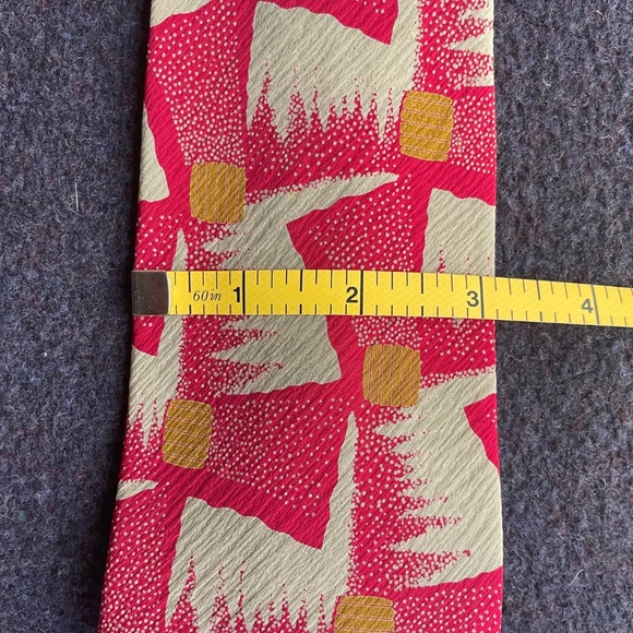 Giorgio Armani Men's Neck Tie - Picture 2 of 5